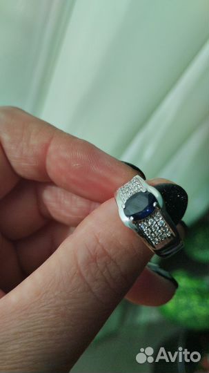 Серебряное кольцо с сапфиром