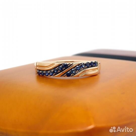 Золотое кольцо с камнями 585пр. размер: 16,4