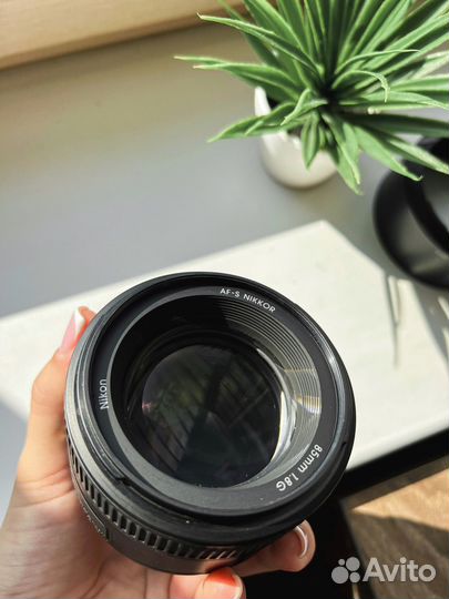 Объектив Nikon 85mm f/1.8g