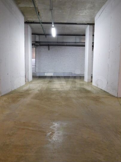 Машиноместо, 20 м²