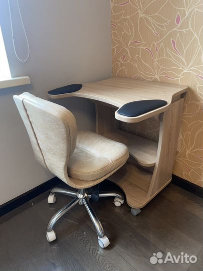 Офисное кресло