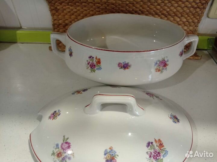 Фарфоровая супница