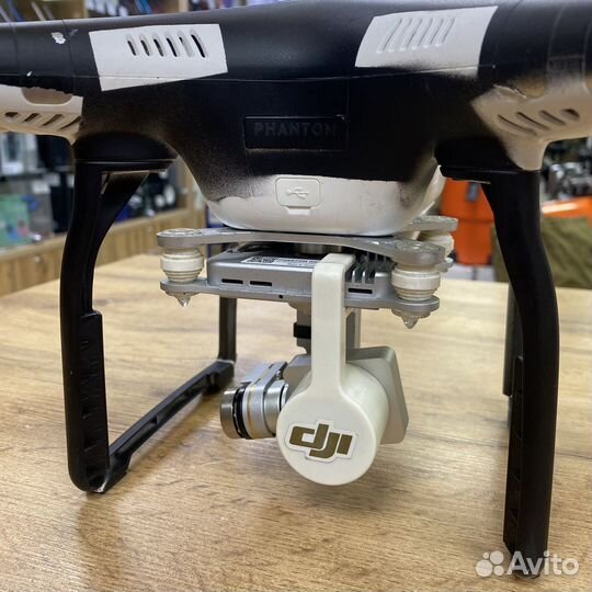 Квадрокоптер DJI Phantom 3 Advanced
