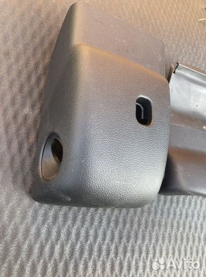 VW Polo Кожух рулевой колонки