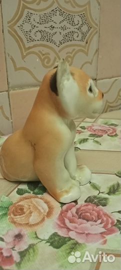 Фарфоровые статуэтка ссср,высота 10см