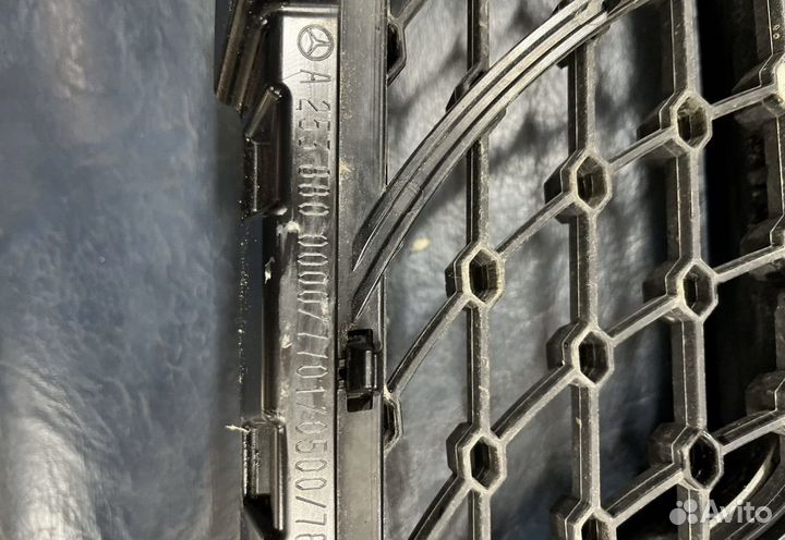 Решетка радиатора Mercedes GLC