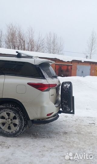 Крепление запаски в американский квадрат