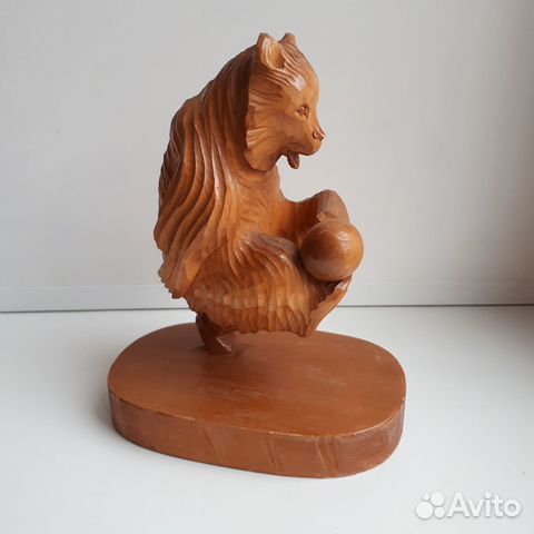 Статуэтка Медведь футболист дерево