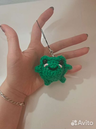 Вязаные жабки брелок аксессуар