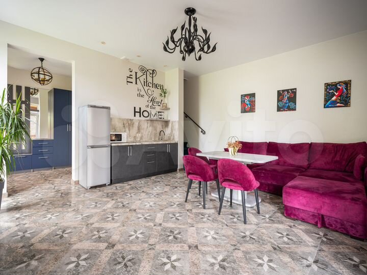 Таунхаус 1000 м² на участке 22 сот.