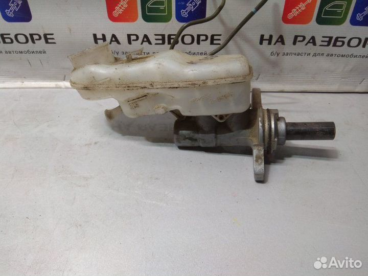 Главный тормозной цилиндр Toyota Corolla E150