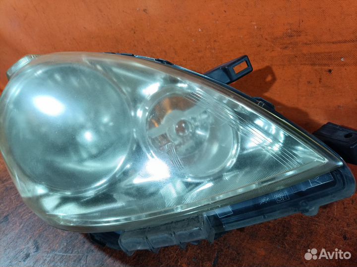 Фара Nissan Note E11 (Правое)
