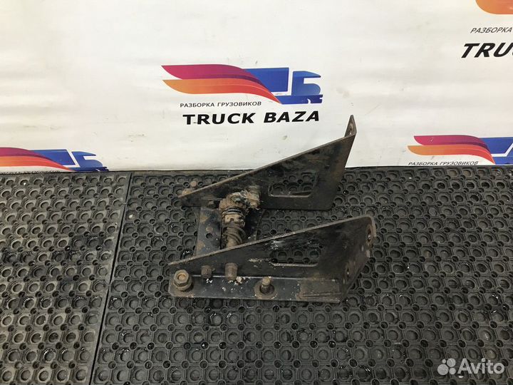 Кронштейн запасного колеса