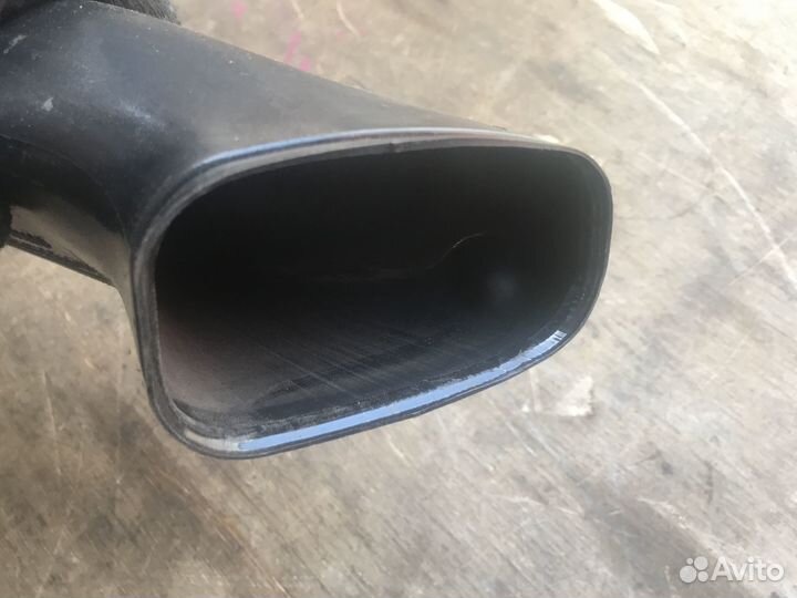 Патрубок воздуховода правый Ford Mondeo 2 Форд