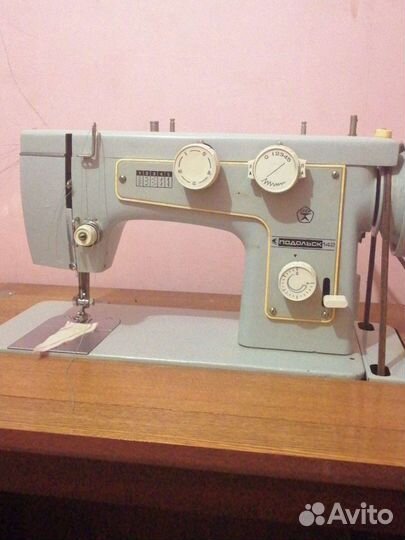 Швейная машина Подольск 142