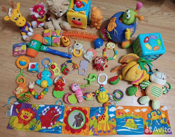 Большой пакет игрушек от 0 + Домик