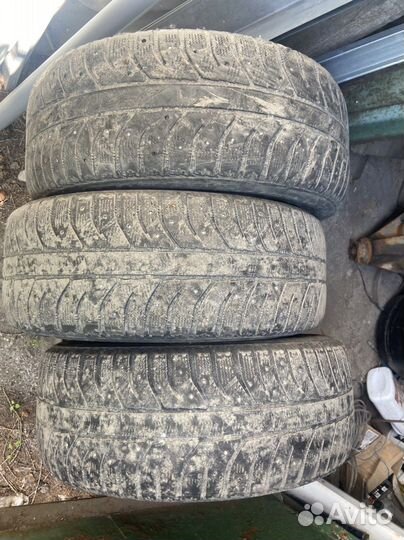 Bridgestone Ice Cruiser 7000 225/55 R17