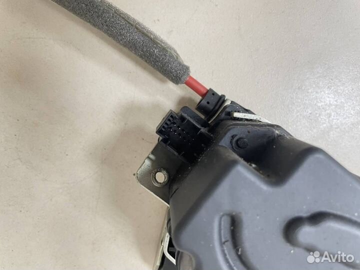 Замок багажника Mercedes-Benz ML-Class W164 2005-2