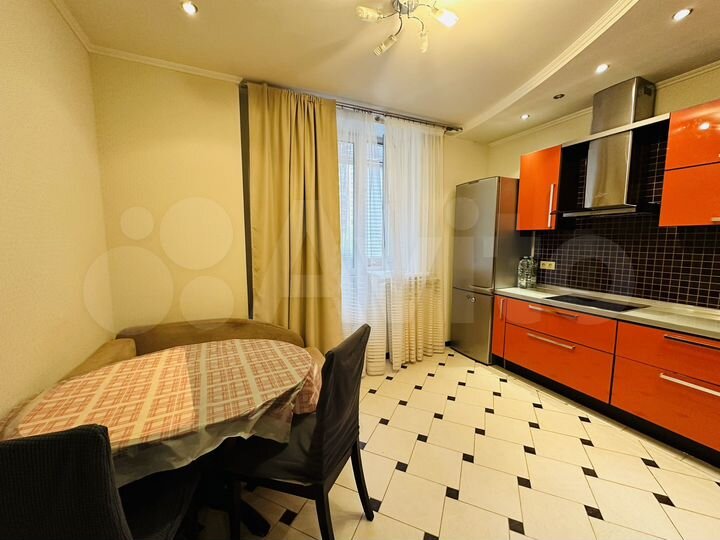 1-к. квартира, 52 м², 2/25 эт.