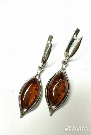 Серебряные серьги с янтарем