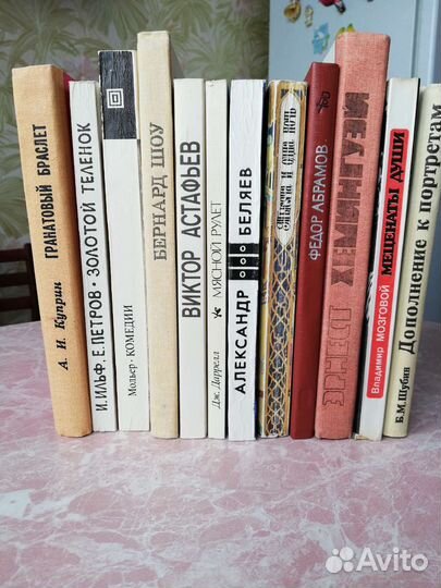 Книги разных жанров интересные