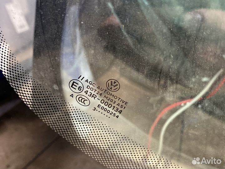 Лобовое стекло VW Golf 6