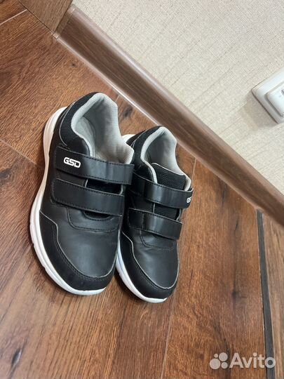 Кроссовки детские