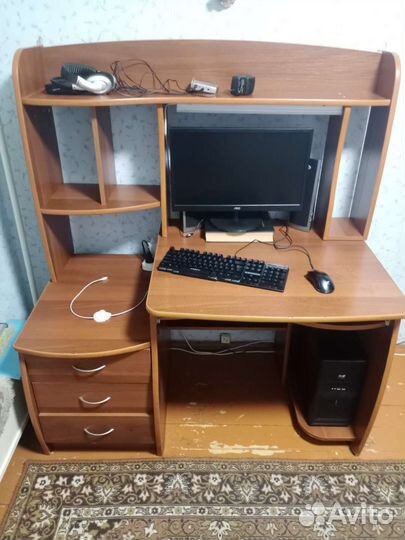Компьютерный стол