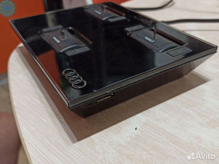 Универсальное зарядное устройство idapt ir