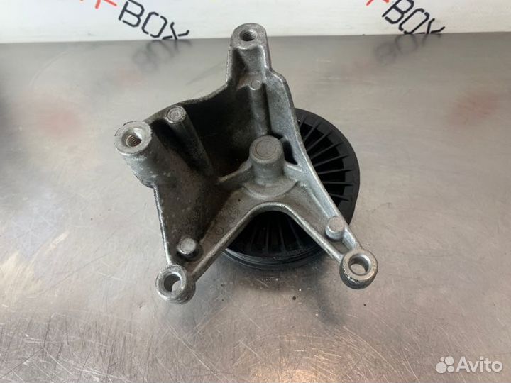 Ролик обводной Mercedes S-Class W221 M273 5.5I