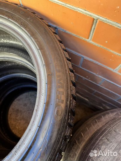 Kumho Ecsta 711 215/50 R17