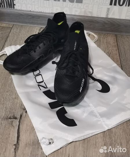 Футбольные бутсы