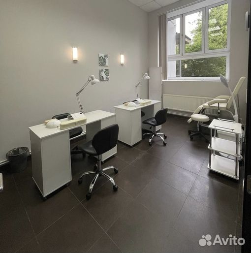 Аренда рабочего места мастера маникюра