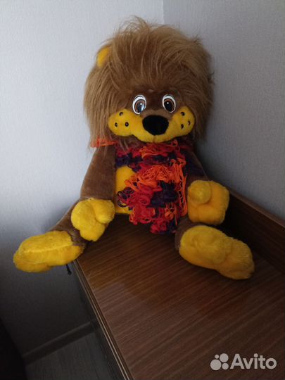 Большая мягкая игрушка лев