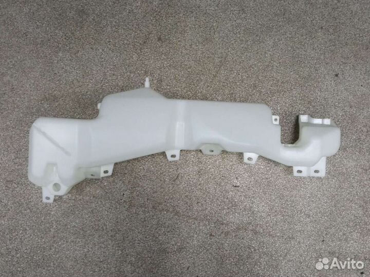 Бачок омывателя Mitsubishi Pajero IV 2006