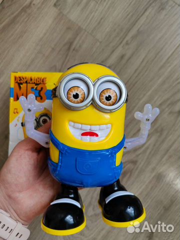 Танцующий миньон, игрушка