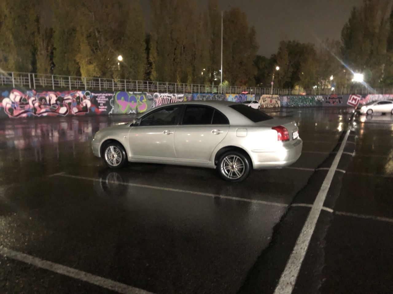 Toyota Avensis: фото владельца