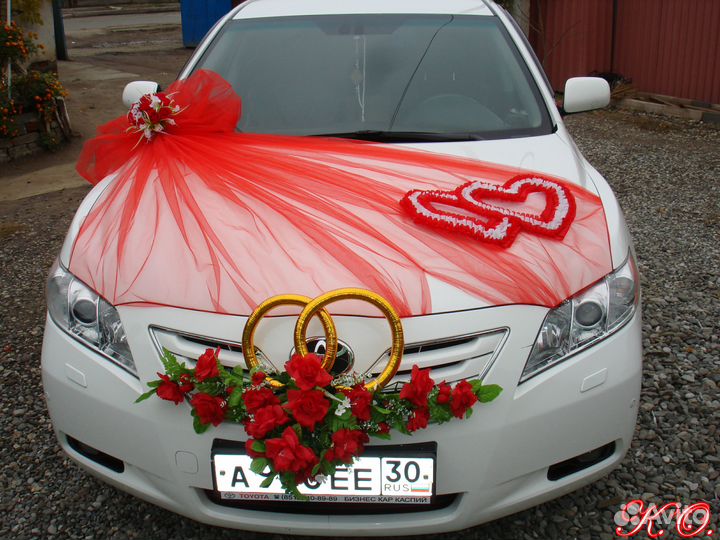 Украшения на свадебные машины и залы