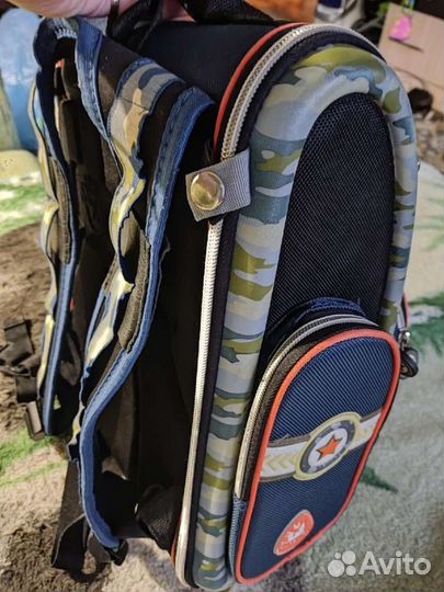 Ранец школьный1-5 класс с усиленным нат кожей дном