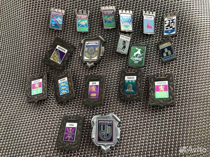 Гербы городов ситалл 18 шт цена за все