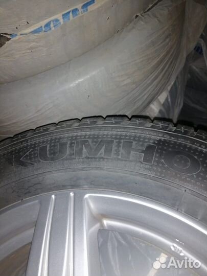 R17 Kumho 722 225/60, PCD 5x114.3 DIA 67.1