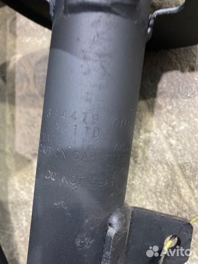 Амортизатор / стойка задний левый Toyota Windom