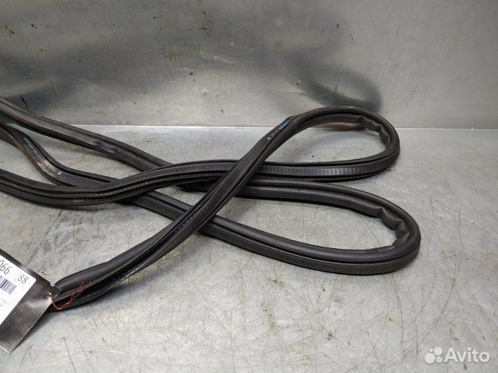 Уплотнитель багажника skoda Octavia (A5 1Z) 2004-2