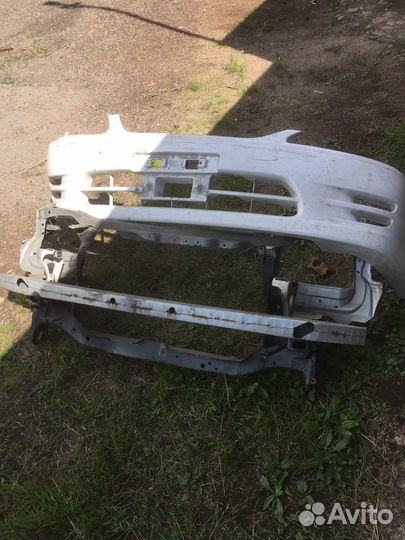 Бампер передний и телевизор тойота спасио 111