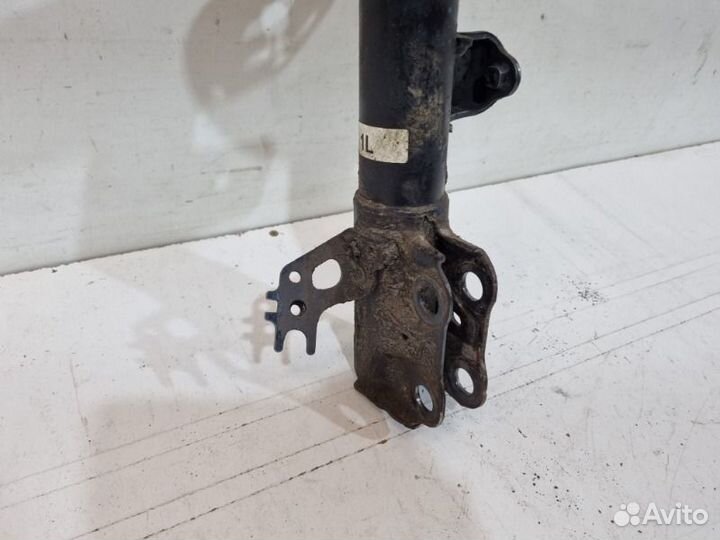 Амортизатор передний левый Toyota Camry V70 2018