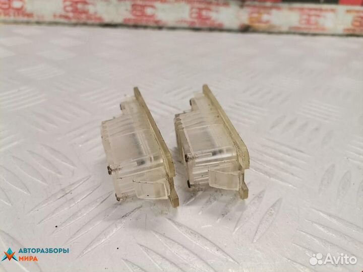 Подсветка номера Volkswagen Golf 3 1998 1J6943021B