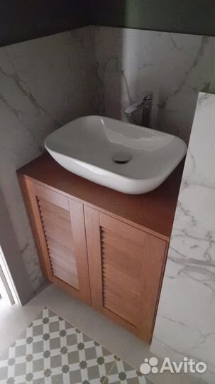 Тумба в санузел с жалюзи на заказ