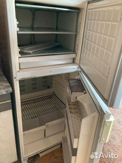 Холодильник Бирюса