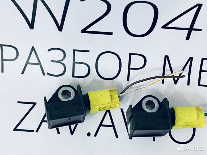 Датчик удара Mercedes W204