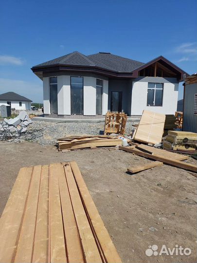 Бригада строителей